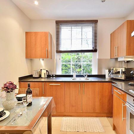 Kensington Apartment, Breakfast, 2 Baths London Bagian luar foto