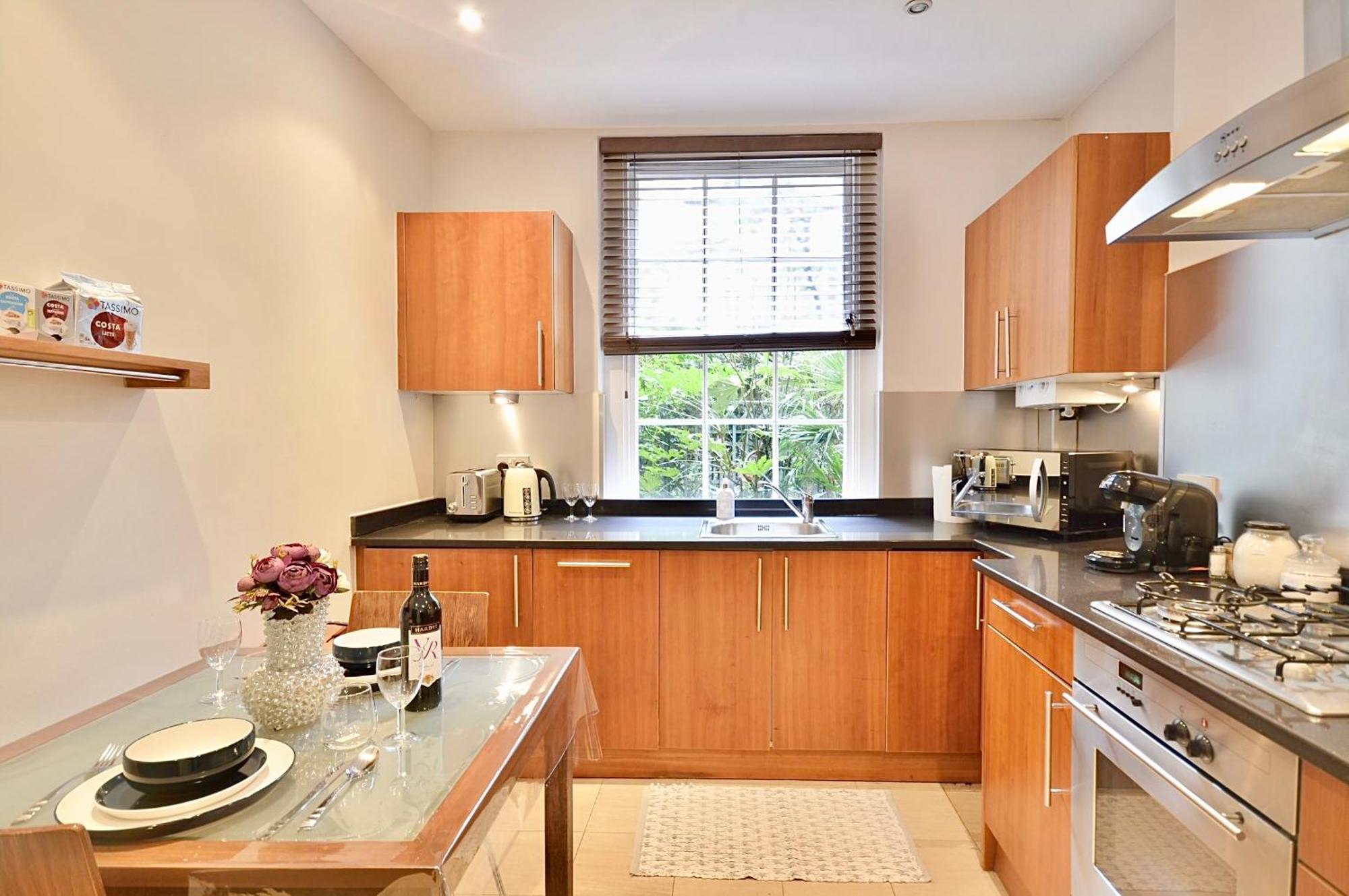 Kensington Apartment, Breakfast, 2 Baths London Bagian luar foto