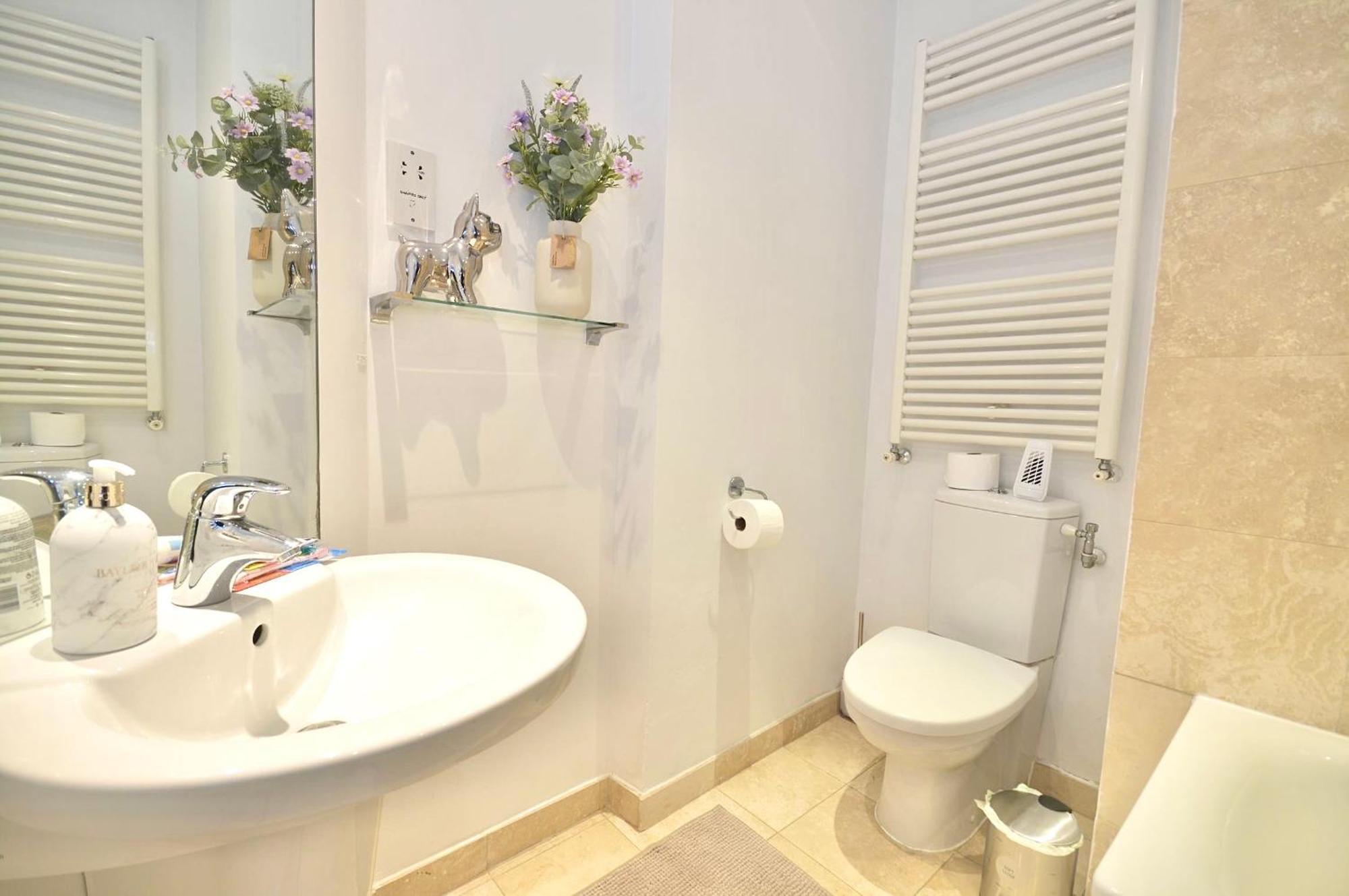 Kensington Apartment, Breakfast, 2 Baths London Bagian luar foto