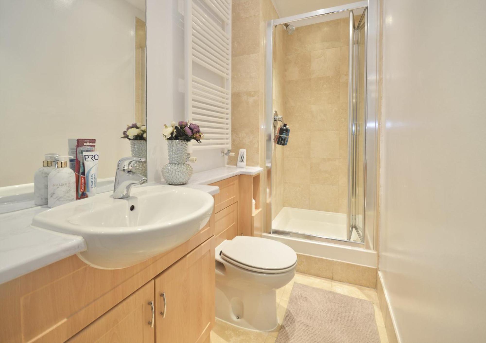 Kensington Apartment, Breakfast, 2 Baths London Bagian luar foto