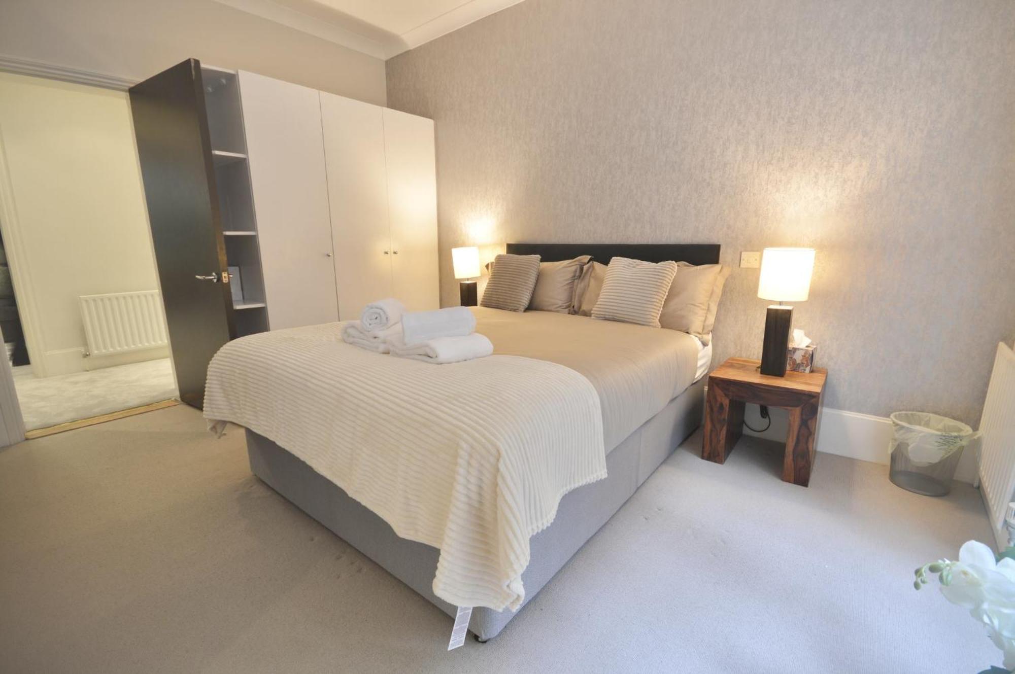 Kensington Apartment, Breakfast, 2 Baths London Bagian luar foto
